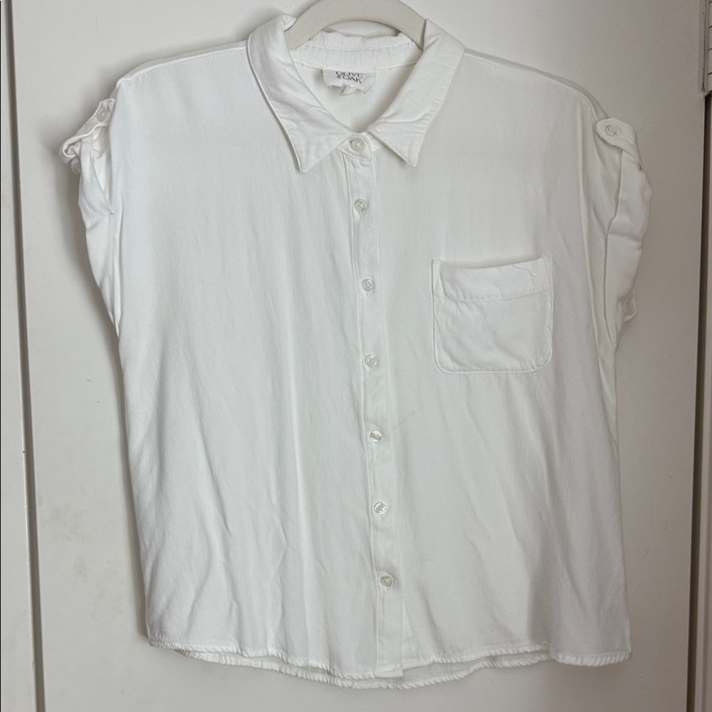 Olive & Oak White Button-Up Women's Top